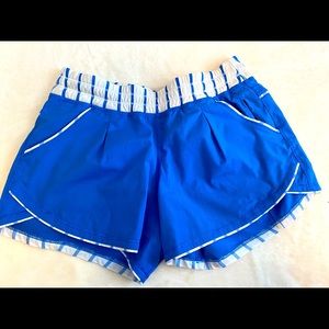 Lululemon shorts size 4
